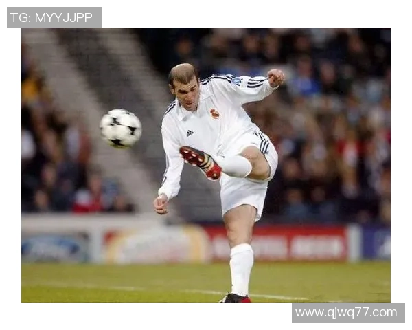 足球历史上伟大的后场球员盘点与影响力分析