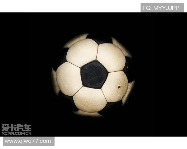 足球球星卡热卡收藏价值与历史故事全景解析 足球球星卡热卡收藏价值与历史故事全景解析