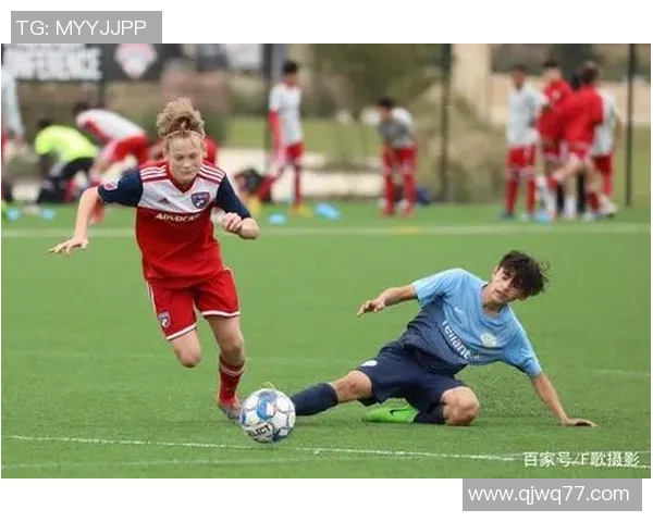 《探索足球巨星背后的联系与缘分：从青训到世界杯的星光之路》